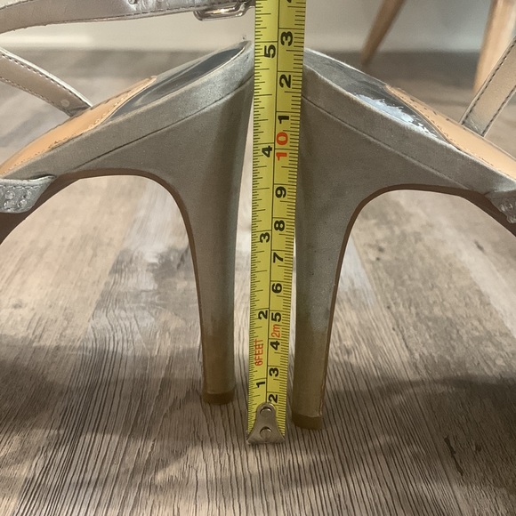 Gianni Bini Silver Heels PROM PERFECT - Picture 6 of 6